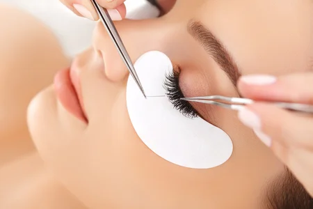 What Makes Cashmere Lashes a Must-Try Beauty Trend?